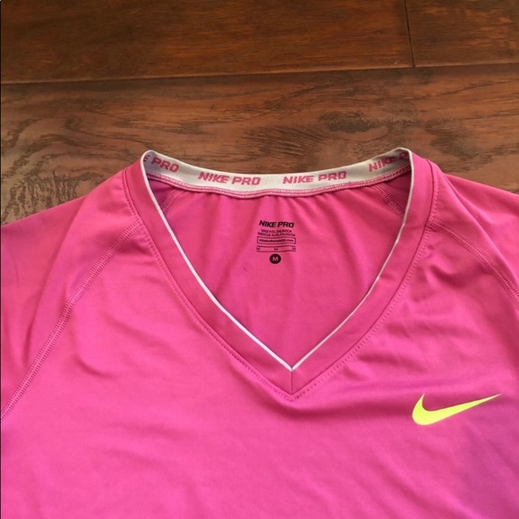 Nike v-neck T-shirt - Picture 5 of 7